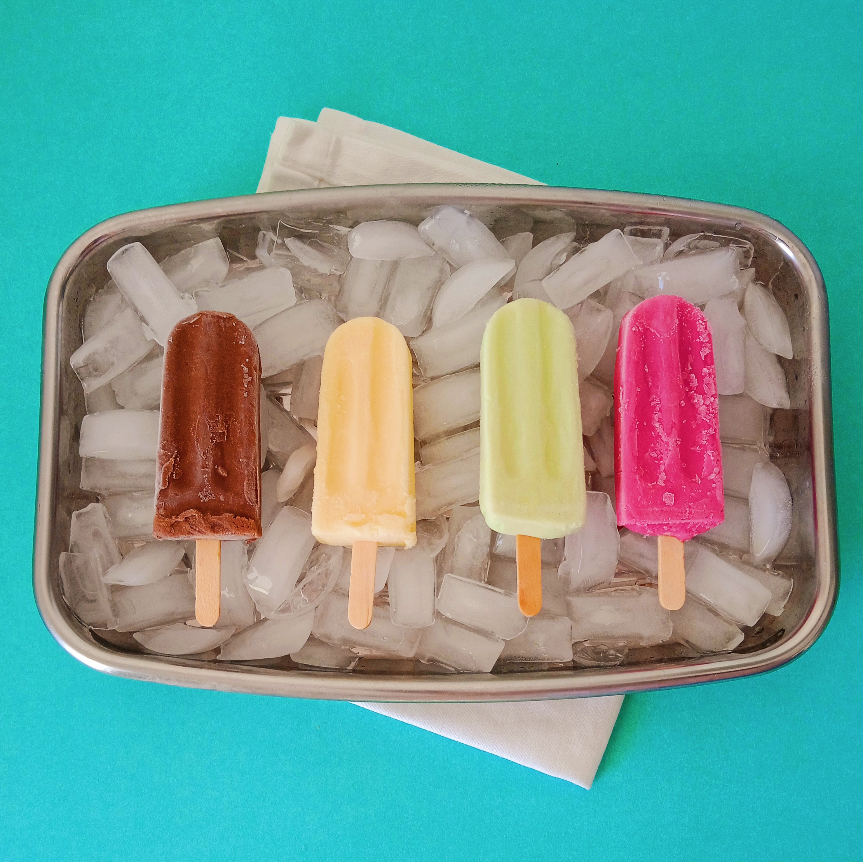 Picolés ao leite cremosos